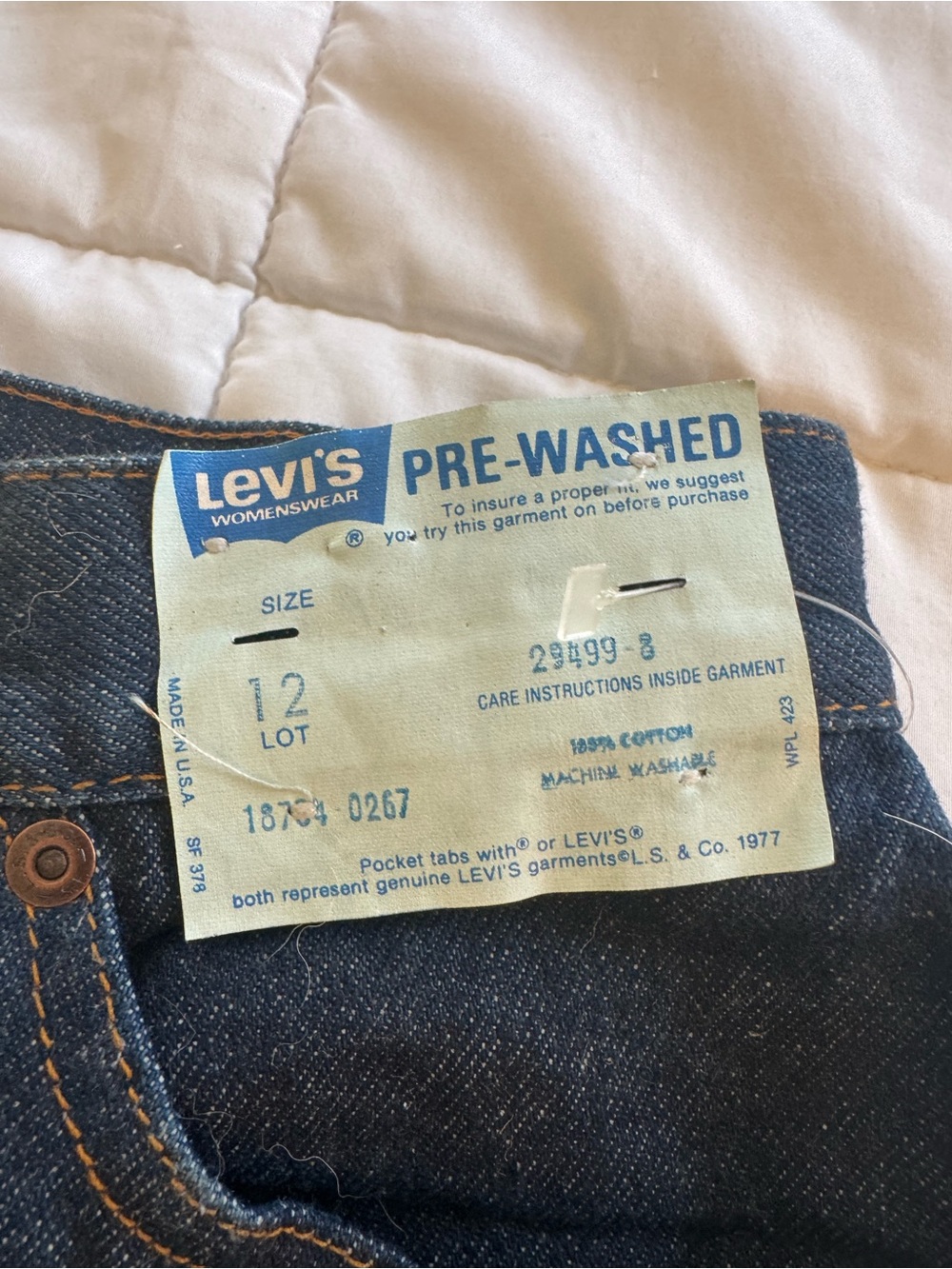 NWT Vintage 1977 Levi's Pre-Washed Dark Denim Straight Leg Jeans Womens 12 - Picture 2 of 8